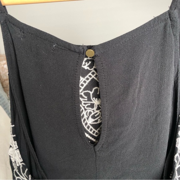 Embroidered Halter Tank - Picture 3 of 4